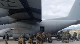 Los uniformados de las Fuerzas Armadas durante su traslado a Guayas