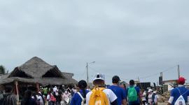 Voluntarios participaron en la limpieza de playas, ríos, lagos, lagunas y quebradas de Ecuador.