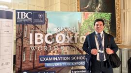 El doctor Napoleón Salgado cuenta con certificaciones internacionales que avalan la calidad de su trabajo.