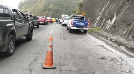 La Agencia Metropolitana de Tránsito informó a las 07:17, sobre el cierre del carril derecho de la av. Simón Bolívar, en el sector de Zambiza por el procedimiento policial.