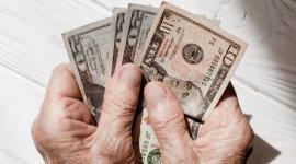 Los trabajadores del sector público recibirán el décimo tercer sueldo hasta el 14 de noviembre.