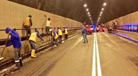 Obras Quito realiza trabajos de mantenimiento períodicos en los túneles de San Juan, San Roque y San Diego.