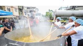 El tapao más grande del mundo se realizó en las calles Juan Montalvo y Eloy Alfaro, en el exterior del cementerio municipal de Esmeraldas.