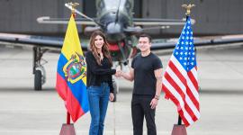 La Secretaria de Seguridad de Estados Unidos, Kristy Noem, y el presidente de Ecuador, Daniel Noboa, se reúnen en la base de Manta.