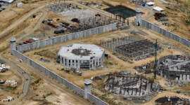 Presos trasladados a la cárcel de máxima seguridad de Santa Elena.