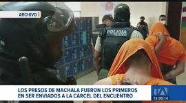 Personas privadas de libertad de varias cárceles del país son trasladadas al nuevo centro de máxima seguridad “Del Encuentro”, ubicado en Santa Elena. Este recinto penitenciario tiene capacidad para albergar a 800 internos.

Un reportaje de Bernarda Cevallos