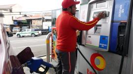 La gasolina Extra y Ecopaís cambia de precio cada mes en Ecuador.