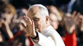El papa León XIV durante su preparación para el acto jubilar dedicado al cine, donde recibirá a reconocidos artistas y directores internacionales.
