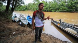 El director, Eriberto Gualinga, hablando en una entrevista con EFE