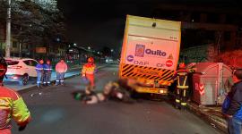 Un motociclista falleció tras un choque con un camión recolector de basura.