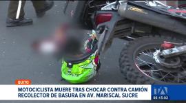 En el sector de La Biloxi, en el sur occidente de Quito, un motociclista falleció tras impactarse contra un vehículo recolector de basura que cumplía su ruta operativa. El conductor del camión fue detenido de forma preventiva mientras avanzan las investigaciones.

Un reportaje de Gustavo Jaramillo