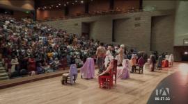 Este jueves, 13 de noviembre del 2025, se inauguró la décima edición del Festival Internacional de Artes Vivas de Loja. Arrancó con comparsas, obras de teatro y diversas actividades. Un total de 350 artistas de 25 países participarán en esta fiesta cultural.

Un reportaje de María del Rocío Coronel