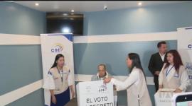 Este viernes, 14 de noviembre del 2025, 597 personas con discapacidad superior al 75% participaron en la jornada de Voto en Casa. Además, el Consejo Nacional Electoral confirmó que el domingo no se realizarán exit polls.

Un reportaje de Karen Haro