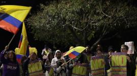 Festejos de simpatizantes por el No, en el sector de la Avenida de los Shyris y Naciones Unidas.