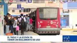 Municipio de Quito aprobó el nuevo reglamento de uso del Trole y la Ecovía. Con esta normativa, los usuarios podrán ser sancionados si dañan las unidades, consumen alimentos no permitidos o evaden el pago de la tarifa, entre otras infracciones.

Un reportaje de Stephany Paz