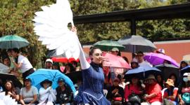 Desfile de la Confraternidad por fiestas de Quito, en el parque Bicentenario.