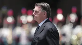 El expresidente de Brasil, Jair Bolsonaro, va a prisión por manipular su grillete electrónico.