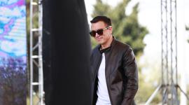 El Presidente Daniel Noboa durante un evento en el que se presentó el programa 'Casa U' en Riobamba.