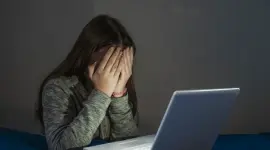 Tres formas de violencia de género digital afectan a mujeres de todo el mundo.