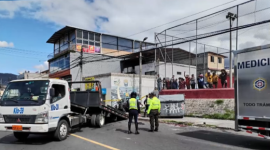 Un hombre fue atropellado por un policía en servicio activo en Quito.