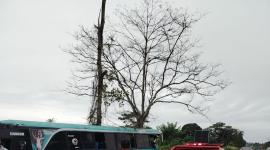 Un bus y un camión colisionaron este jueves 27 de noviembre del 2025.