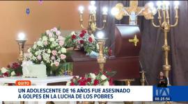 Un joven fue asesinado después de salir de clases en el sector de La Lucha de los Pobres, en el sur de Quito. Según la información preliminar, el adolescente de 16 años fue atacado por varios hombres. Su familia pide justicia para evitar que el caso quede en la impunidad.

Un reportaje de Gustavo Jaramillo