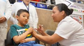 La vacunación contra la influenza se realiza de forma gratuita en los centros de salud