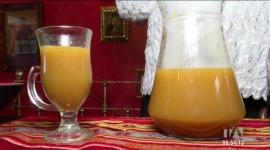 Durante las celebraciones capitalinas, el canelazo se vuelve el acompañante ideal para quienes viven o visitan Quito. Aunque su origen se remonta a las comunidades andinas, hoy es un símbolo imprescindible de estas festividades.

Un reportaje de Gustavo Jaramillo