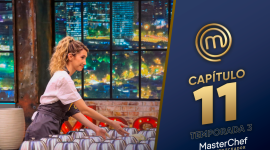 Ana Paula escogiendo el ingrediente en el reto por equipos