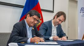 El ministro Luis Jaramillo firmó un Memorando de Entendimiento entre el Ministerio de Producción y Mercado Libre Ecuador.