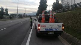 Agentes de la AMT detuvieron a un conductor en estado etílico en la Ruta Viva.