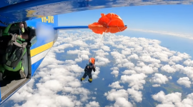 Salto en paracaídas casi termina en tragedia en Australia