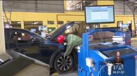 Los centros de revisión técnica vehicular en Quito operarán con horario extendido durante los últimos tres sábados del año. En lo que va de 2025, más de 393 mil vehículos han aprobado la revisión técnica vehicular en la capital.Un reportaje de Juan Miguel Rodríguez
