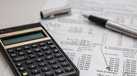 El retraso en trámites y pago de impuestos acarrea multas y cobros extra.