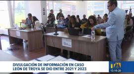 Tannya Varela junto a otras dos personas, enfrentan la audiencia de formulación de cargos por la presunta difusión de información restringida vinculada al caso León de Troya.

Un reportaje de Lucía Clavijo