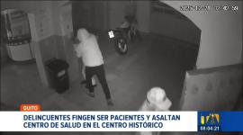 Hombres se hicieron pasar por pacientes para cometer un asalto dentro de un centro de salud, ubicado en el Centro Histórico de Quito. Durante el robo, los sospechosos se llevaron las armas de los guardias de seguridad. 

Un reportaje de Juan Miguel Rodríguez