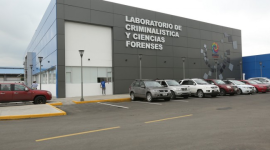 Los familiares acudieron a la morgue de Guayaquil para identificar a las víctimas.