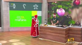 Papá Noel llegó por la chimenea de esTAmañana para ver si los chicos se han portado bien en el año. Un dulce momento.