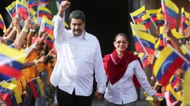 Nicolás Maduro, presidente de Venezuela, junto a su esposa, Cilica Flores.
