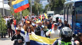Festejos de Venezolanos residentes en Ecuador, en la Cruz del Papa, luego del ataque y captura de los EEUU a  Nicolás Maduro.