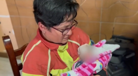 Bomberos rescataron a una recién nacida en el norte de Quito.