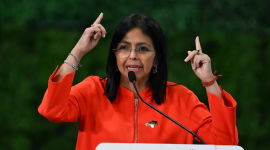 La presidenta encargada de Venezuela, Delcy Rodríguez, consta en la lista de sancionados por la UE.