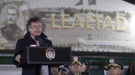 El presidente de Colombia, Gustavo Petro, habla en una ceremonia de ascensos militares este lunes, en Bogotá (Colombia).