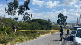 La Policía Nacional llegó al lugar para realizar el levantamiento del cadáver.