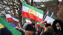 Activistas y miles de ciudadanos se vuelcan a las calles en Irán