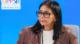 La presidenta encargada de Venezuela, Delcy Rodríguez, en una conferencia de prensa.