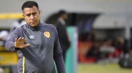 El entrenador venezolano César Farías dirigirá a Barcelona