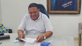 El presidente de Emelec, Jorge Guzmán, en las oficinas del club.