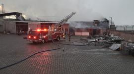 Pasadas las 06:50 los Bomberos confirmaron que se controló el incendio estructural en una fábrica de perfumes de Carcelén.