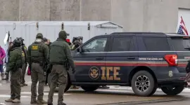 En Minneapolis se mantienen las protestas en contra de las redadas antimigrantes del ICE.